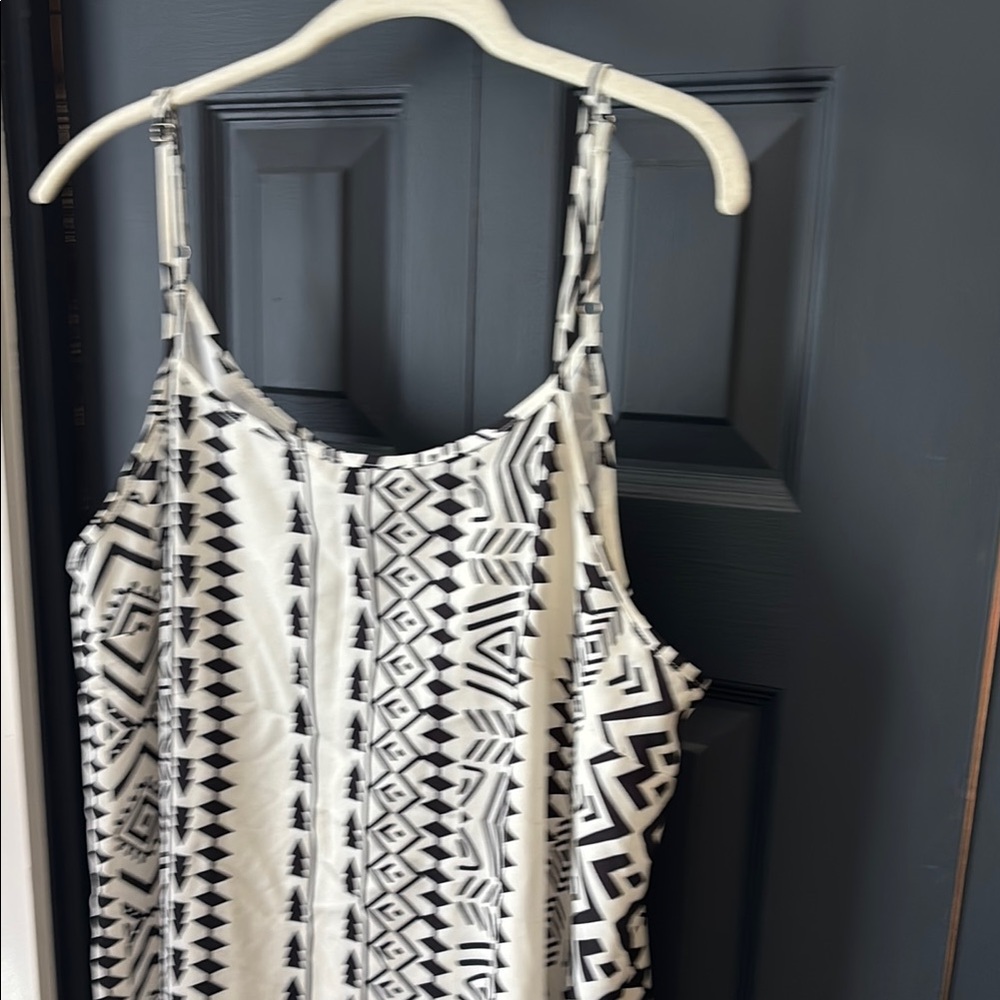 SHEIN CURVE Black and White Geometric Print maxi dress